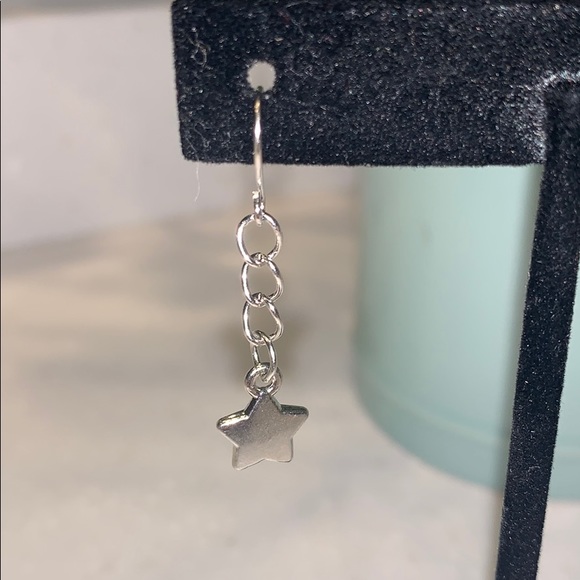 Earings - Picture 2 of 3